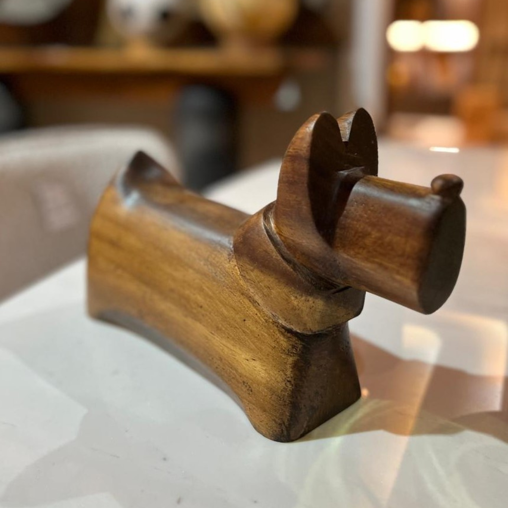 Perro de Madera